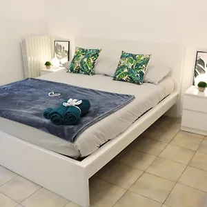  Apartment La Corte Dei Creativi Lussuoso In Centro Italy
